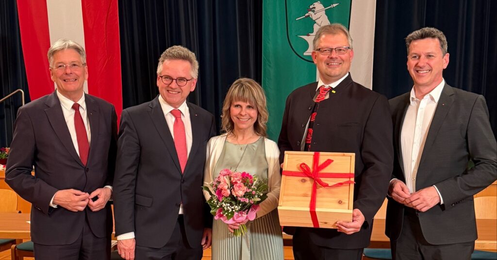 Wolfram Ogris zum B&uuml;rgermeister gew&auml;hlt &ndash; Dank an Sonya Feinig f&uuml;r 22 Jahre an der Spitze der Gemeinde